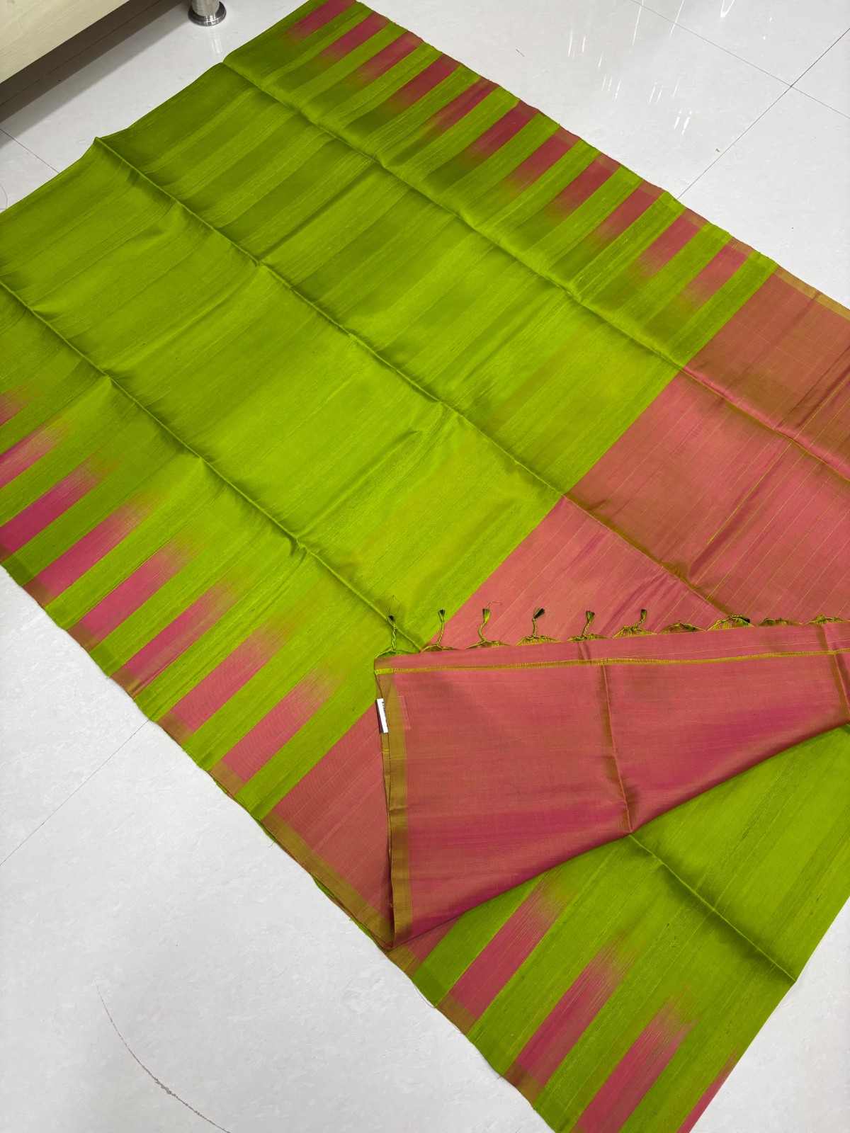 Parrot green and pink 