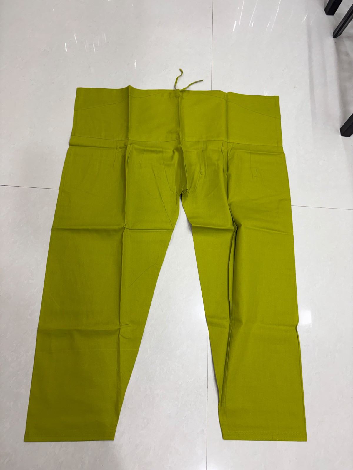 Dark pista green 