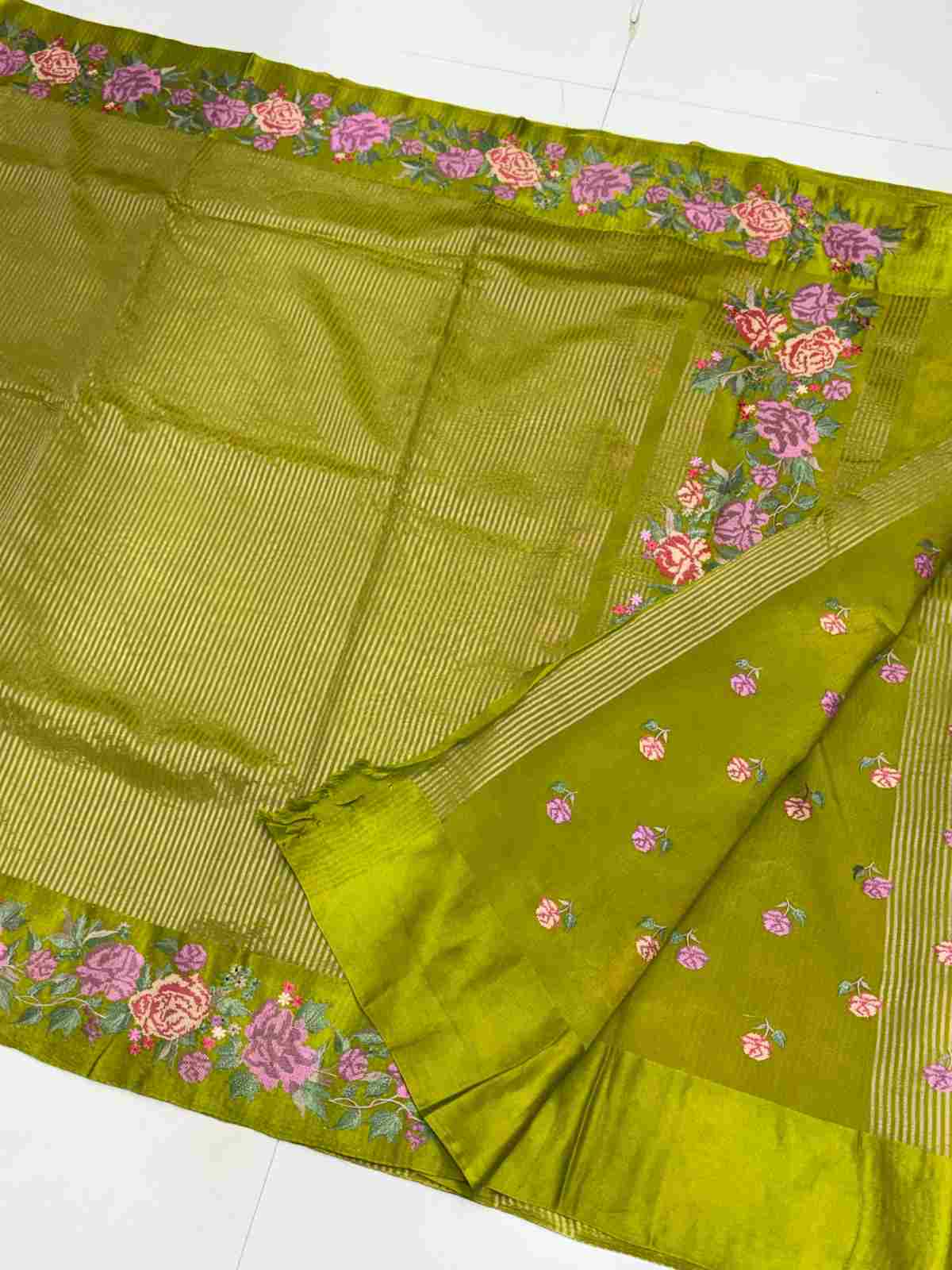 Parrot Green