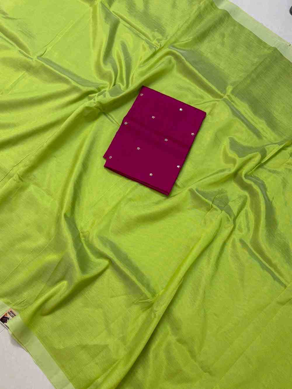Parrot Green